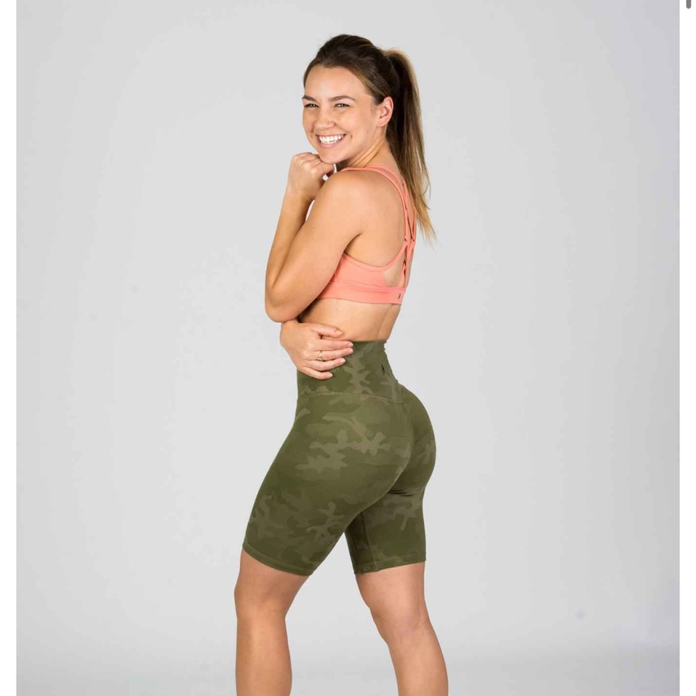 Ptula The Stealth Short: 8”